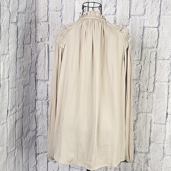 ILLA ILLA Cream Ruffled and Gathered‎ Blouse Large - Picture 8 of 9